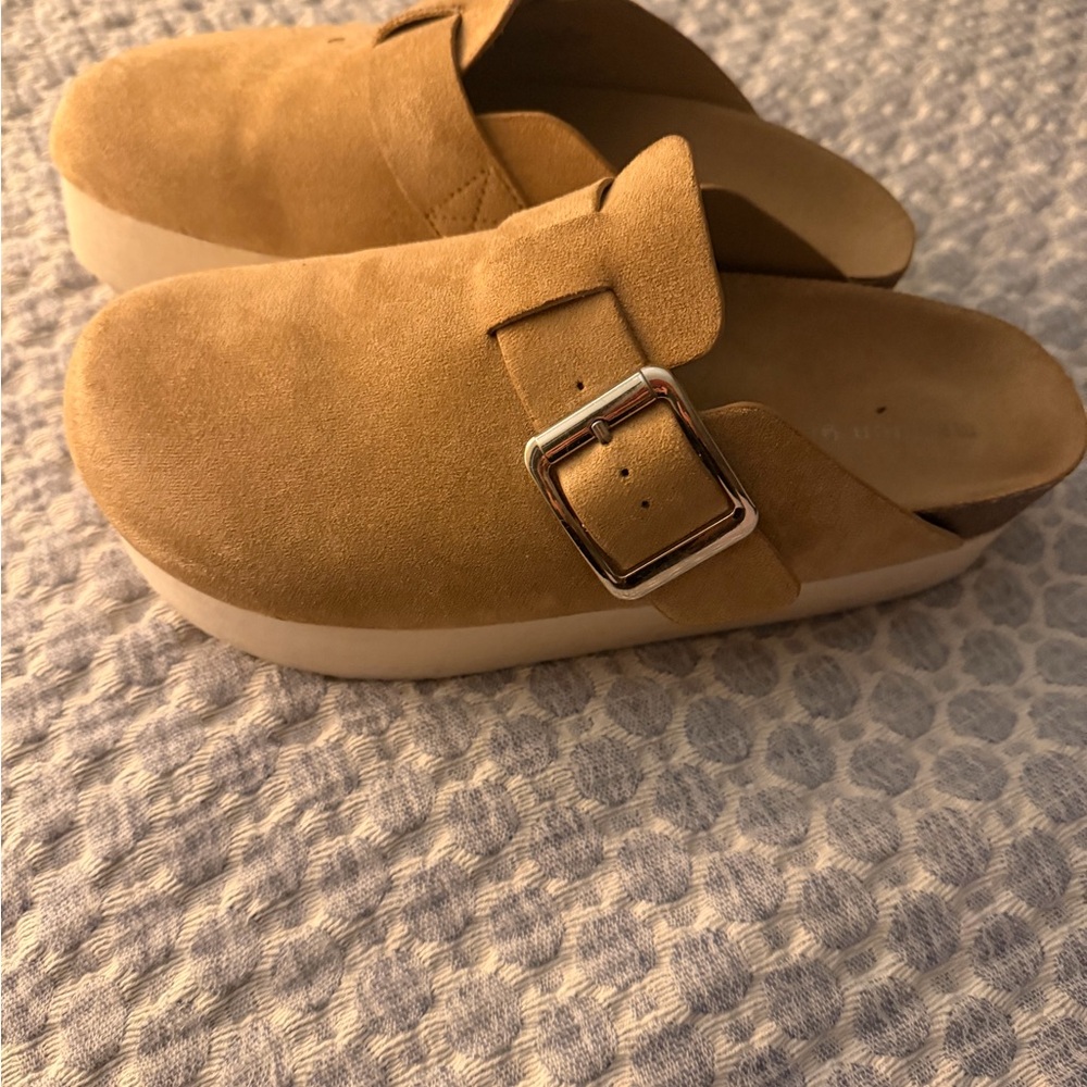 Madden Girl Platform clogs 9 medium in tan with box. Hardly used.
